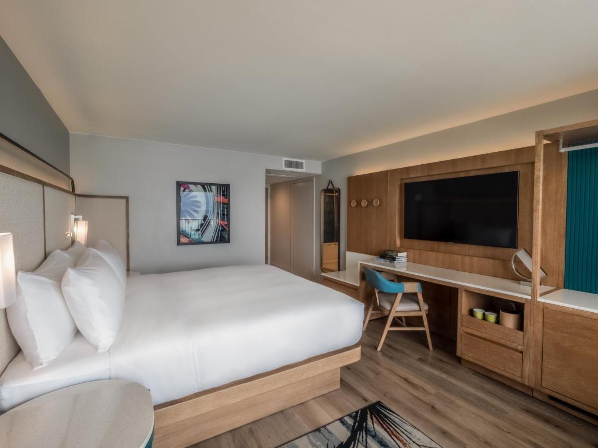 Crowne Plaza Resort Guam Tumon Exterior photo